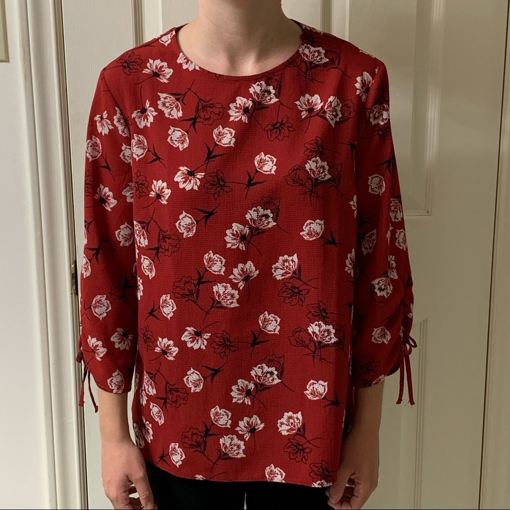 🌷3 for $25🌷Suzy Shier, US S (Fits Up To US M), Red & White Floral Tunic Top